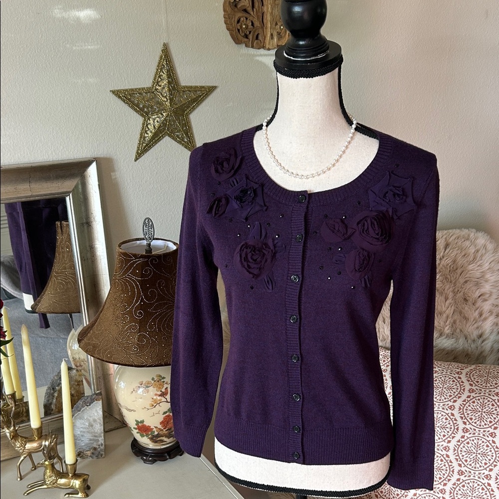 Banana republic VTG Y2K plum, merino wool button rosette sweater cardigan M